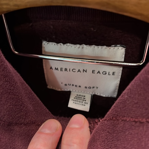 American Eagle Men’s Small Burgundy Super Soft Pullover Hoodie - Picture 5 of 5